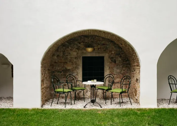 Апартаменты 150 Steps To The Main Square *