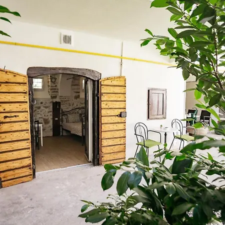 Apartment 150 Steps To The Main Square *