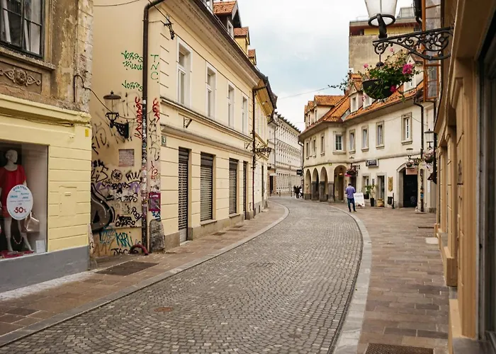 דירה 150 Steps To The Main Square *