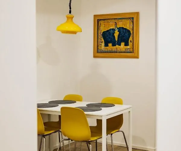 アパート 150 Steps To The Main Square